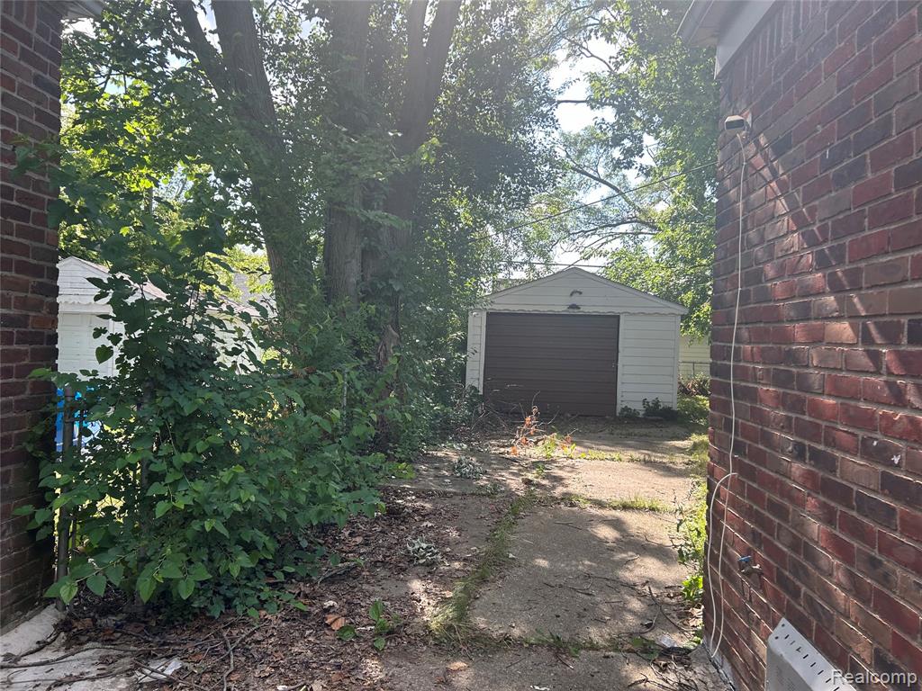 7355 Stout Street, Detroit, MI 48228 — Photo 17