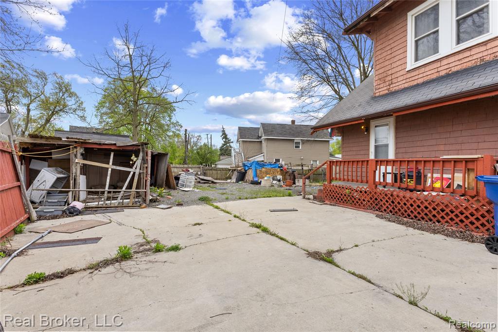 352 N Perry Street, Pontiac, MI 48342 — Photo 8