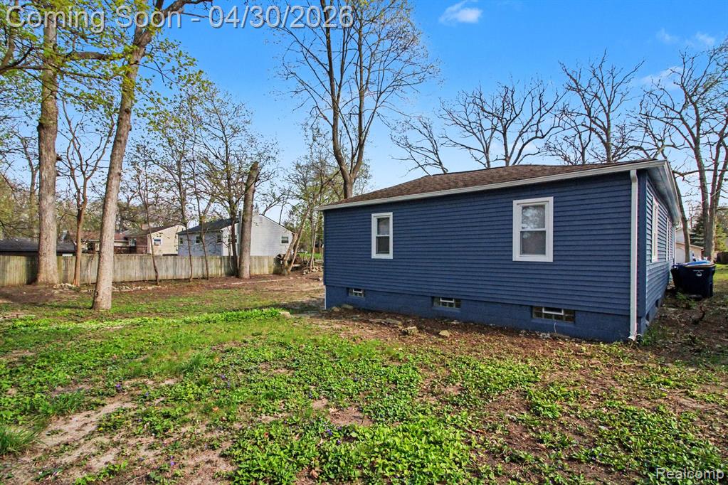 6366 Dellwood Drive, Waterford, MI 48329 — Photo 20