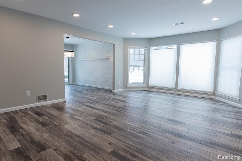 2677 Williamsburg Circle, Auburn Hills, MI 48326 — Photo 3