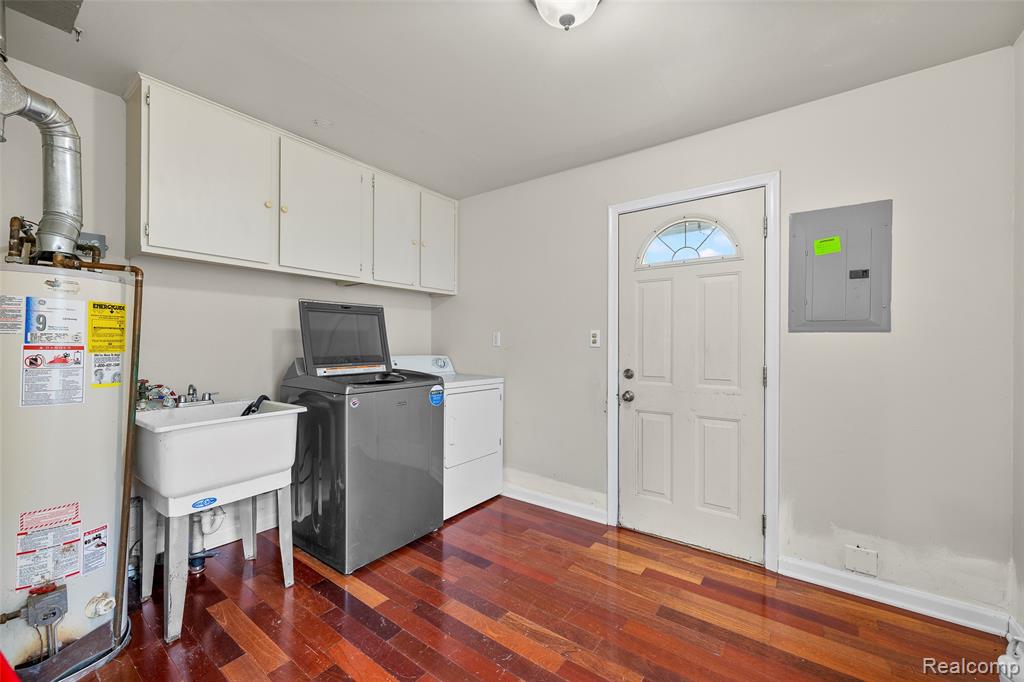 8460 Busko Avenue, Warren, MI 48093 — Photo 14