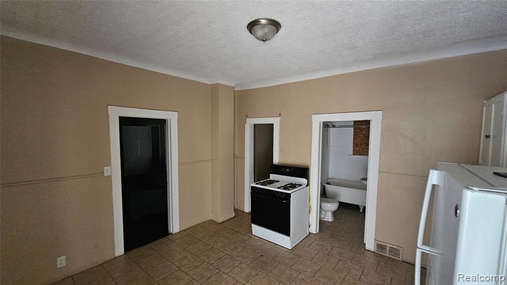 4107 N CAMPBELL Street, Detroit, MI 48210 — Photo 21