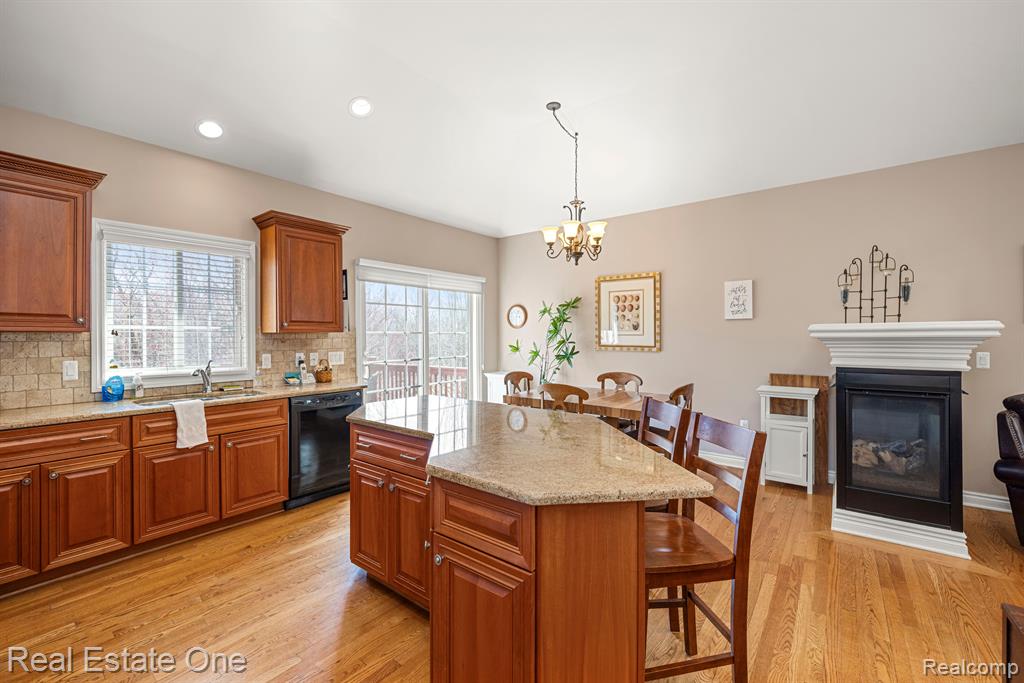 565 ANDOVER Court, Rochester Hills, MI 48306 — Photo 17