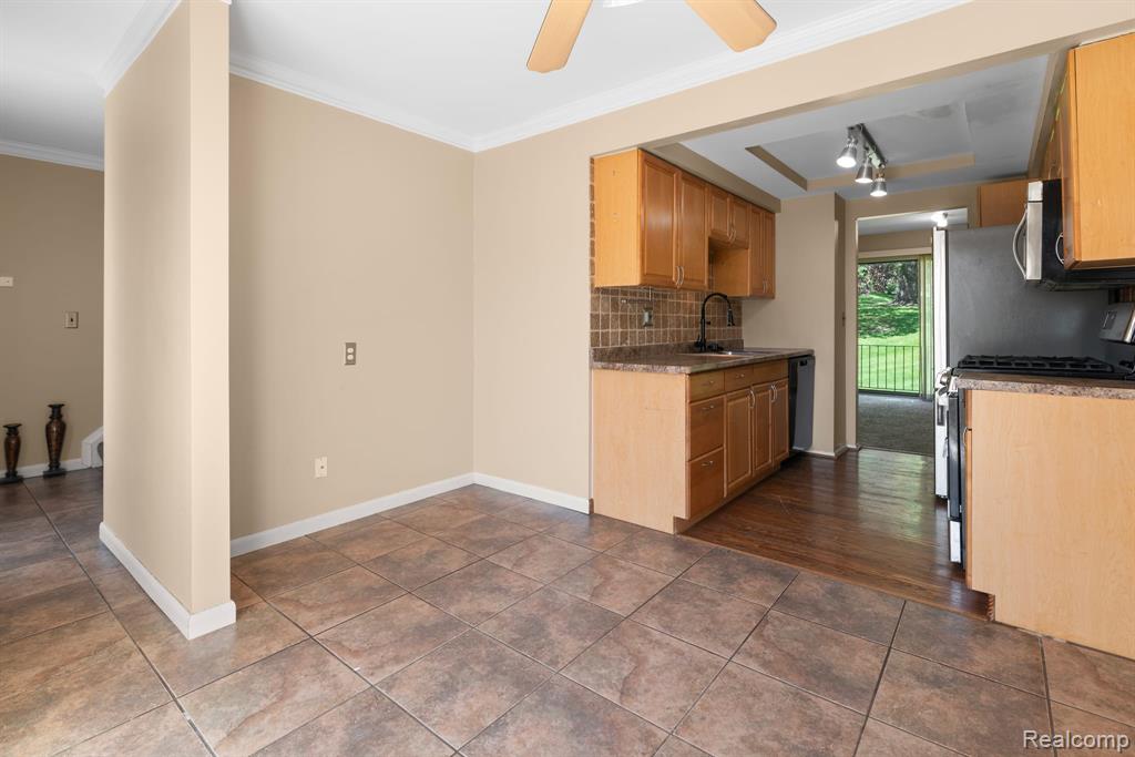 794 Oak Brook Ridge Drive, Rochester Hills, MI 48307 — Photo 6