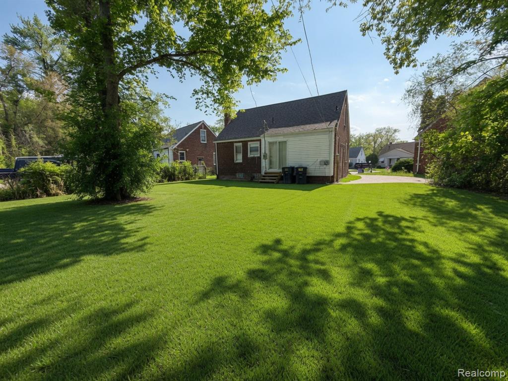 20196 Hartwell Street - Photo 2