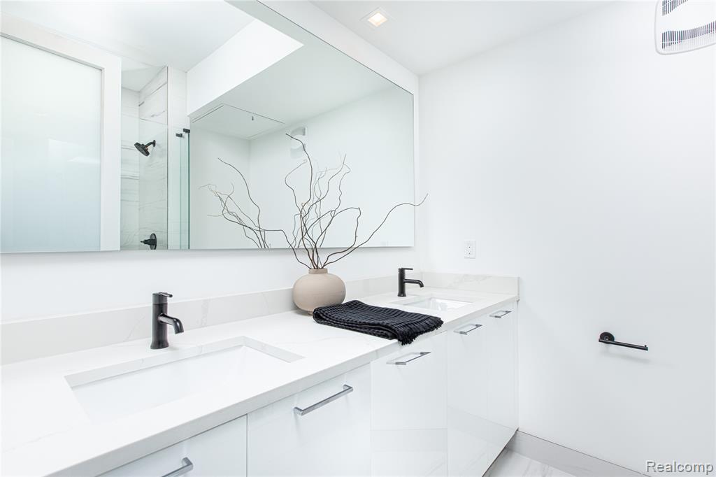 533 E Harrison Avenue, 20, Royal Oak, MI 48067 — Photo 15
