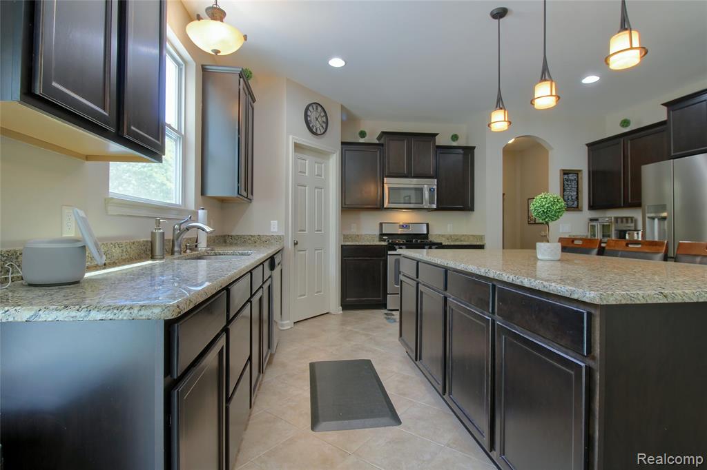 57649 Blossom Valley Trail, New Hudson, MI 48165 — Photo 15