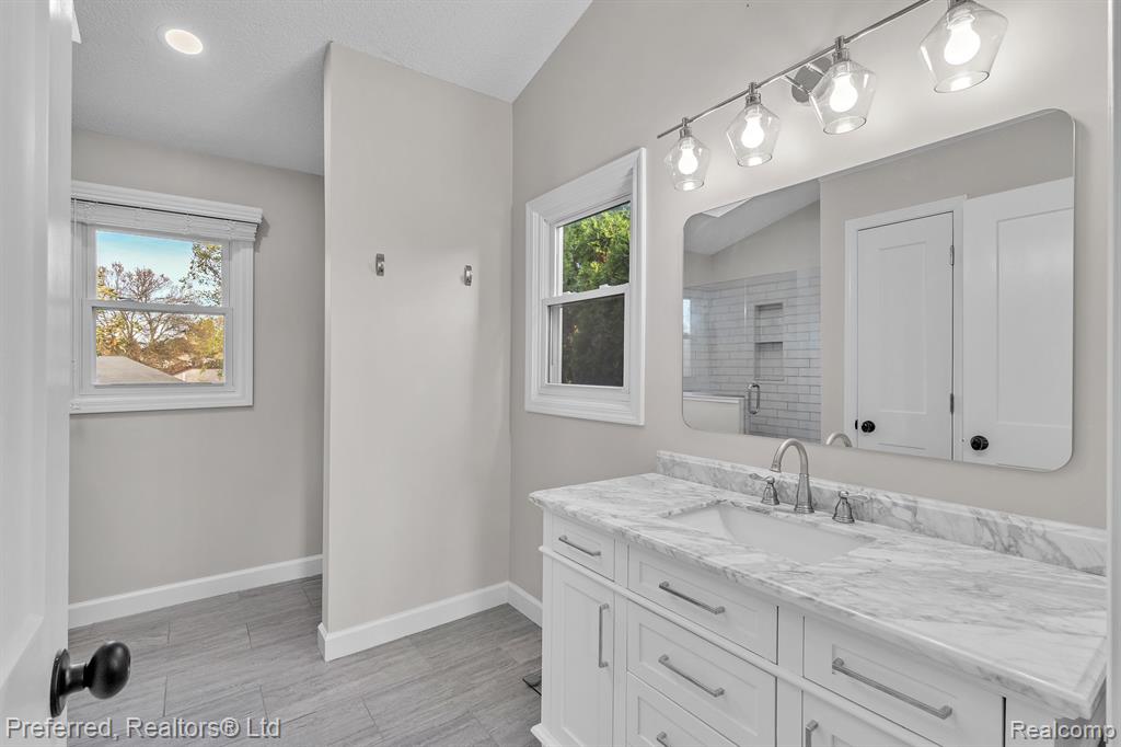 1211 CODY Circle, Saline, MI 48176 — Photo 35