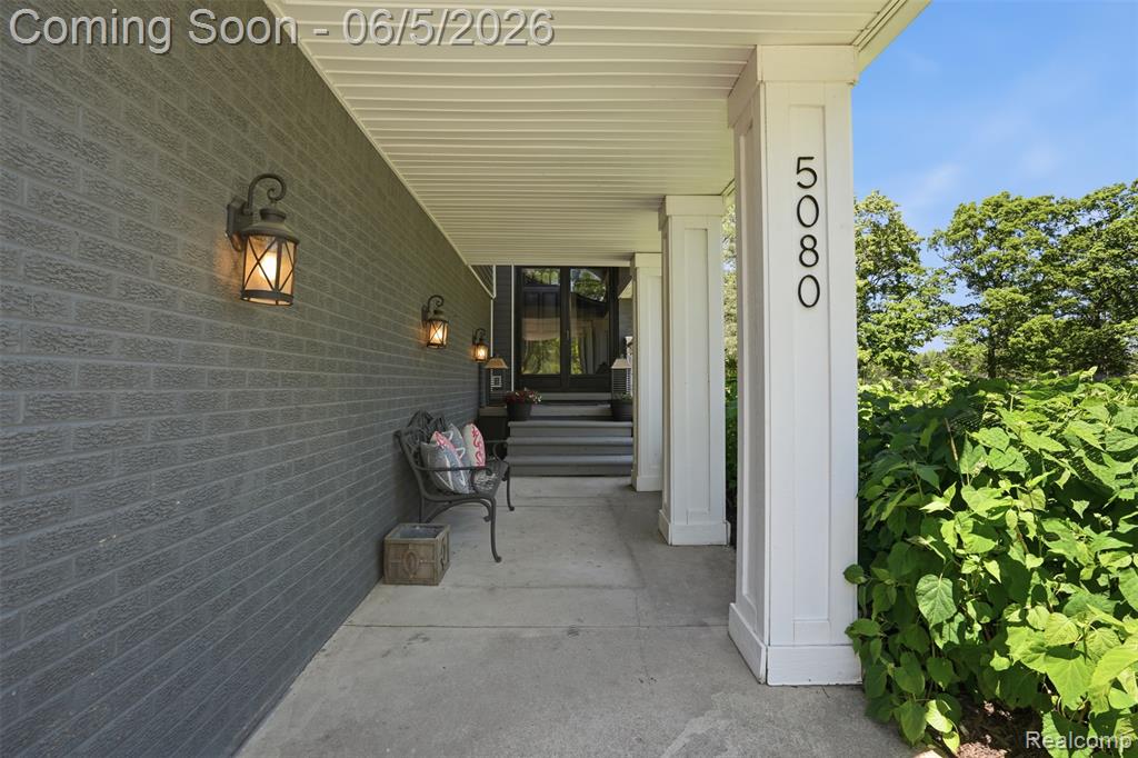 5080 Pleasant Valley Road, Brighton, MI 48114 — Photo 2