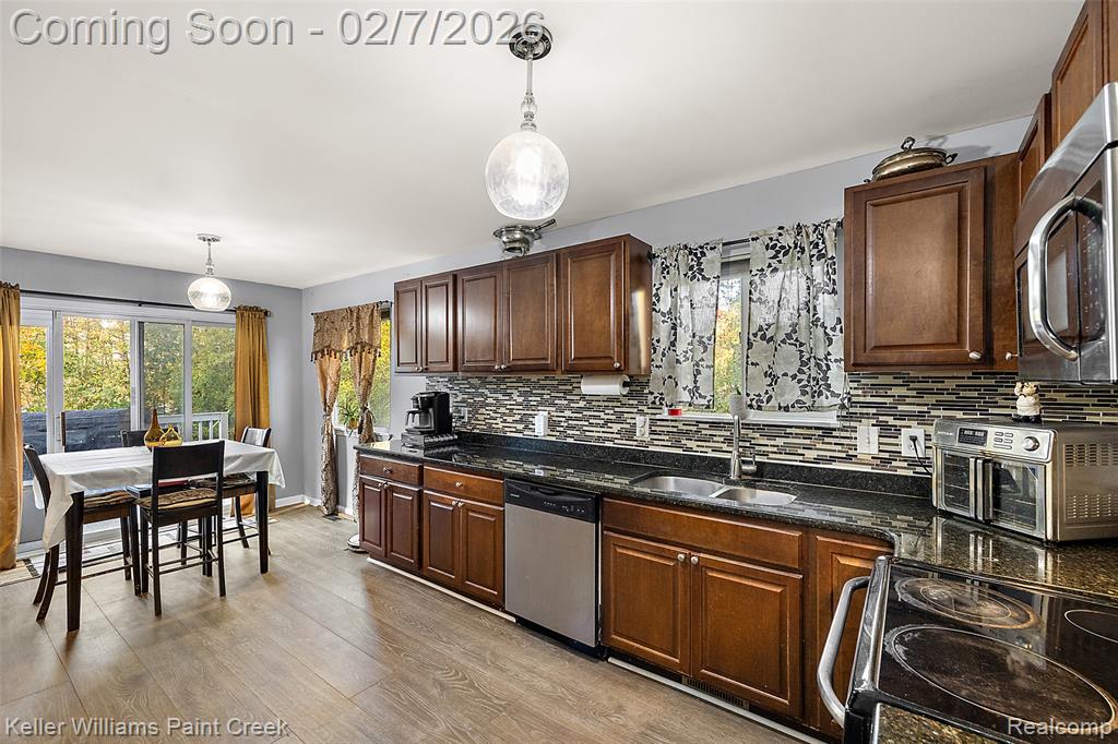 5184 Denwood Street, Waterford, MI 48327 — Photo 15