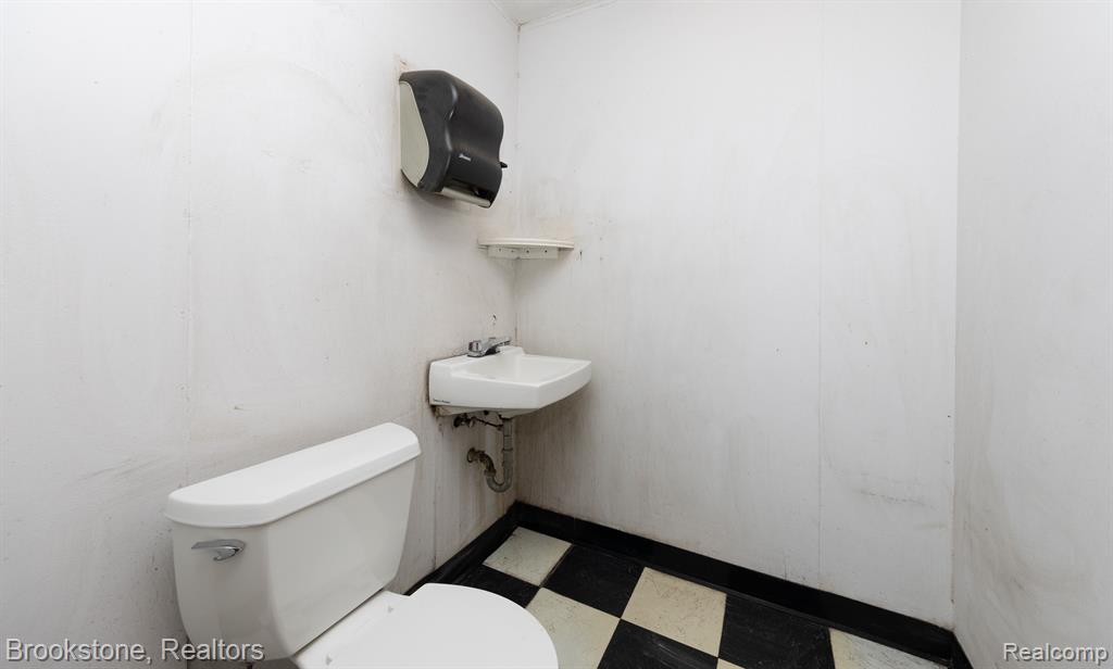 700 CESAR E CHAVEZ Avenue, Pontiac, MI 48340 — Photo 24