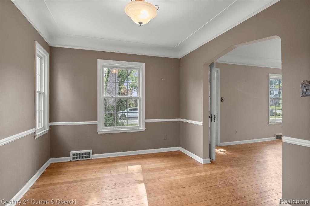 917 N MELBORN Street, Dearborn, MI 48128 — Photo 8