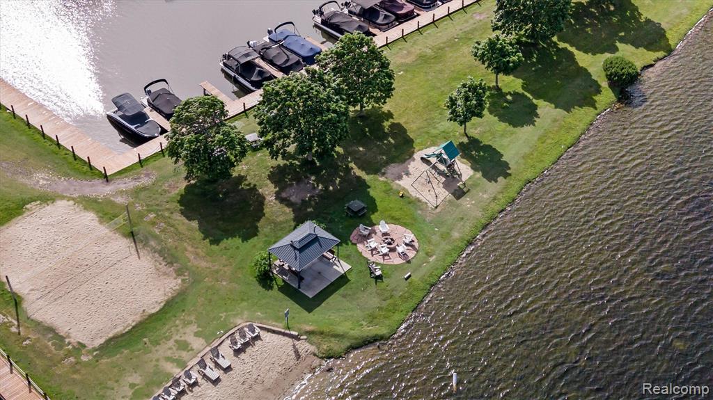 1062 FOREST BAY Drive, Waterford, MI 48328 — Photo 21