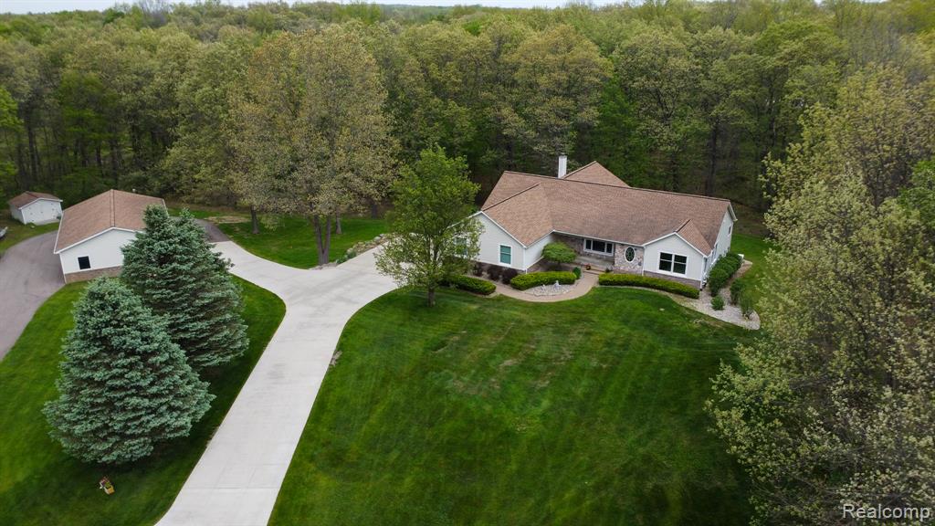 321 Elio, Highland, MI