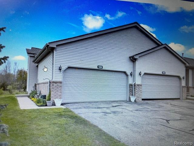 11000 Hayes Street, Grand Blanc, MI 48439 — front exterior