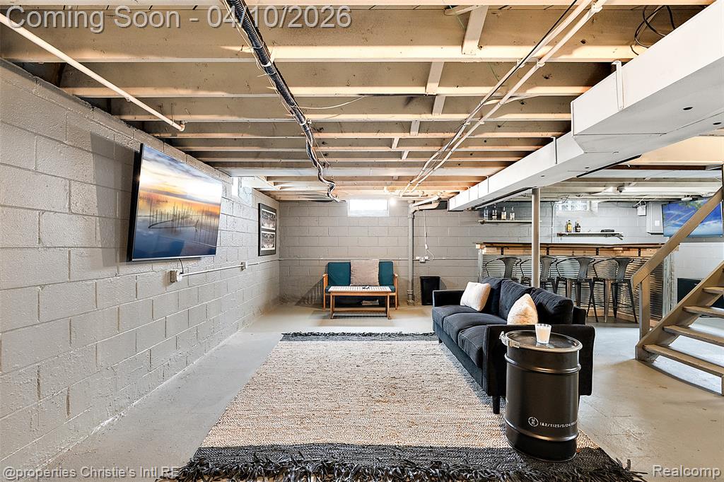 24658 Roanoke Avenue, Oak Park, MI 48237 — Photo 34