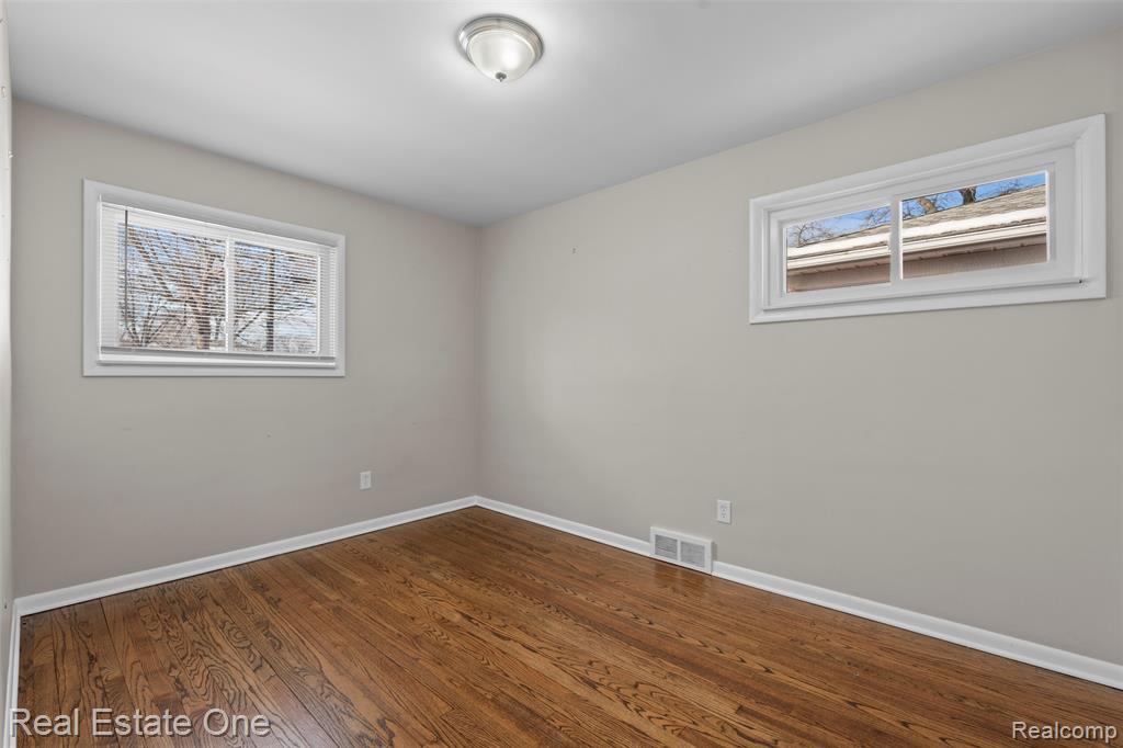 4114 Lincoln Boulevard, Dearborn Heights, MI 48125 — Photo 17