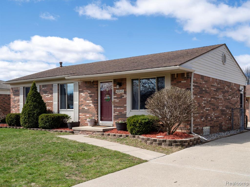 41845 EHRKE Drive, Clinton Twp, MI 48038 — Photo 4