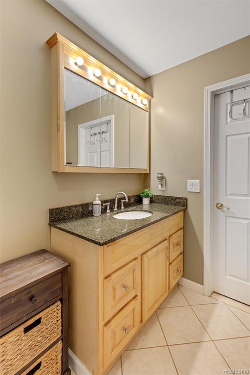 415 Leon Road, Walled Lake, MI 48390 — Photo 26