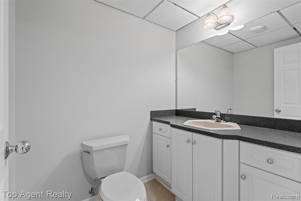 4430 Bayleaf Drive, Sterling Heights, MI 48314 — Photo 35
