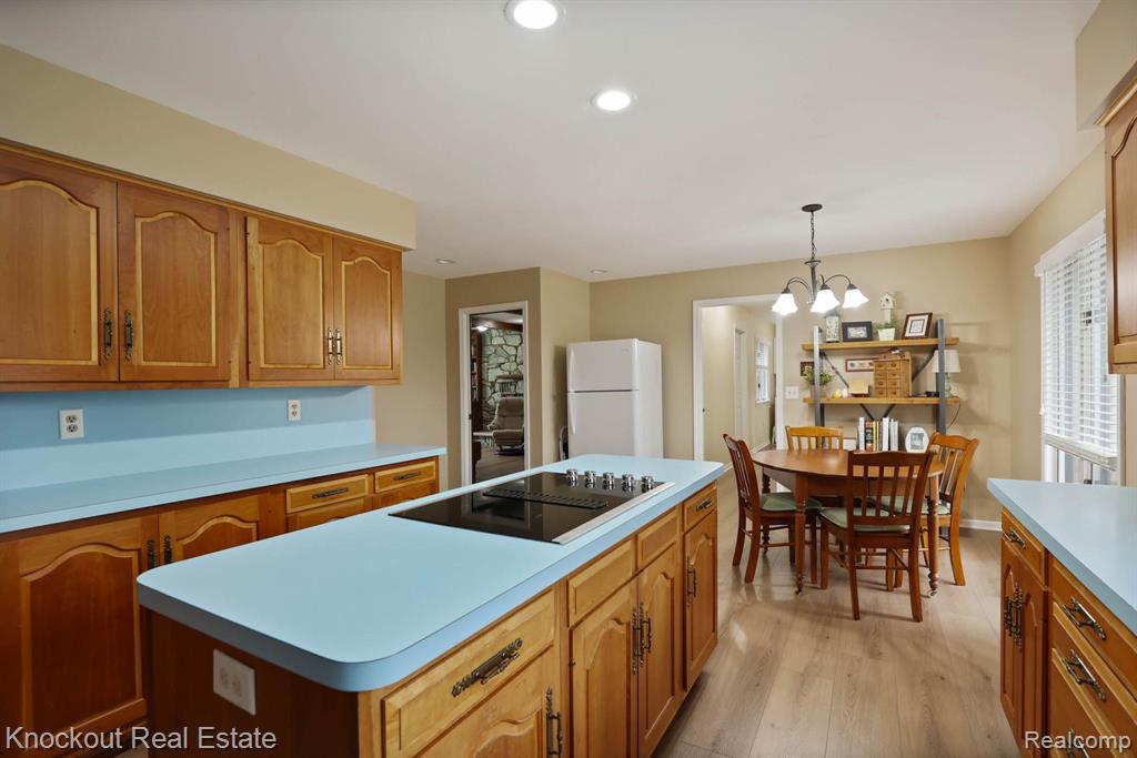 9350 OAKMONT Drive, Grand Blanc, MI 48439 — Photo 22