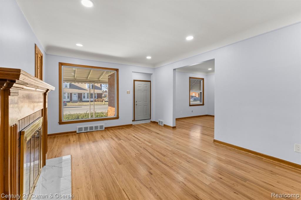 6658 MILLER Boulevard, Dearborn, MI 48126 — Photo 5