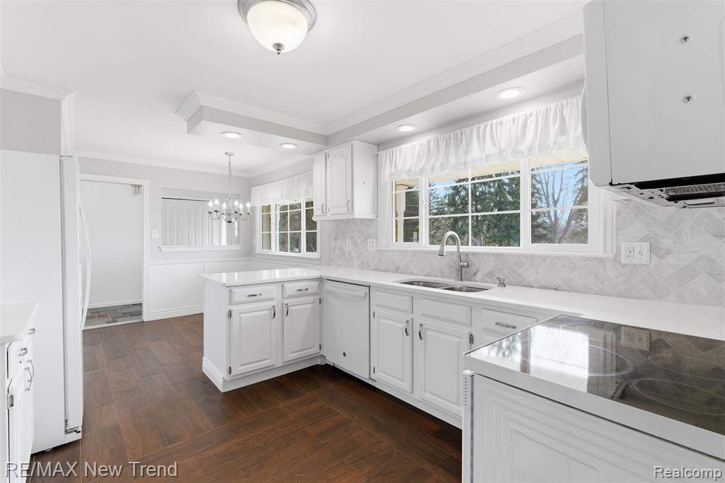 1043 Westview Road, Bloomfield Hills, MI 48304 — Photo 16