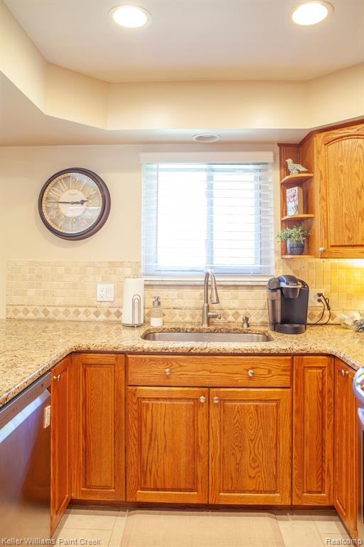 4621 REGENCY Drive, Shelby Twp, MI 48316 — Photo 18