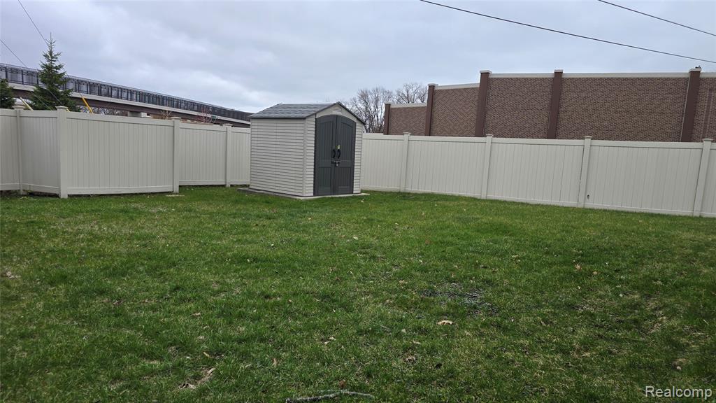 803 E Meyers Avenue, Hazel Park, MI 48030 — Photo 21