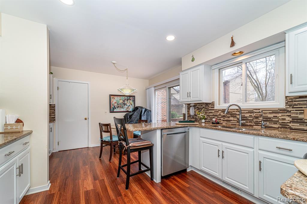 7375 PEPPER Creek, West Bloomfield, MI — Photo 18