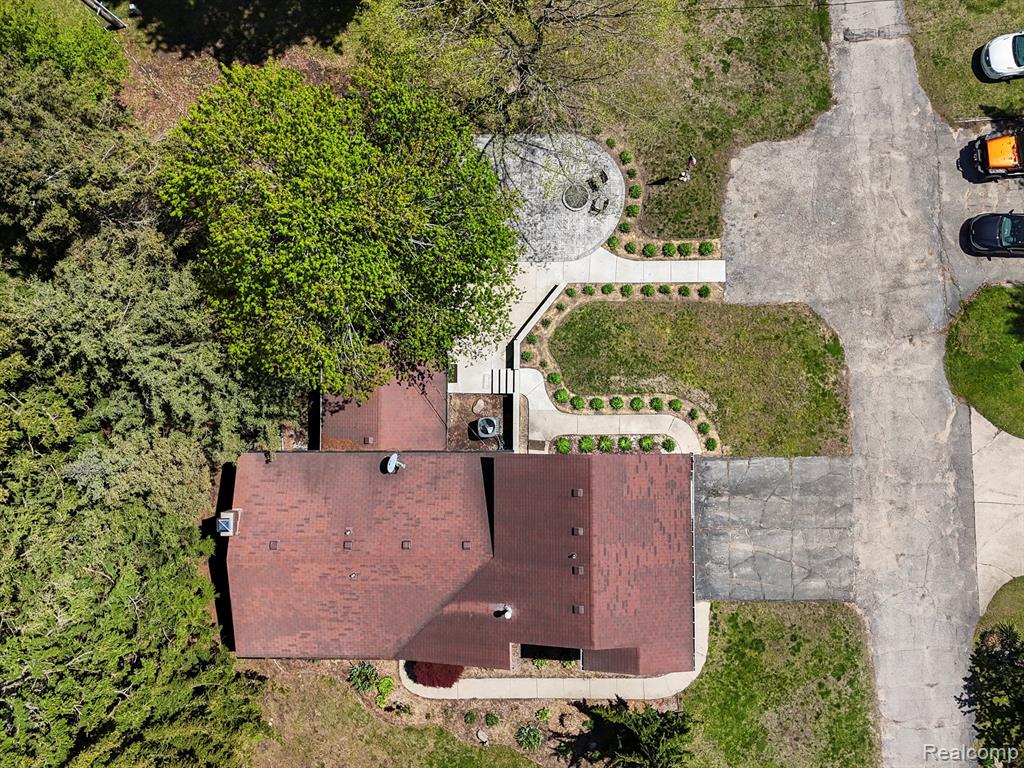 579 S HOSPITAL Road, Waterford, MI 48327 — Photo 49