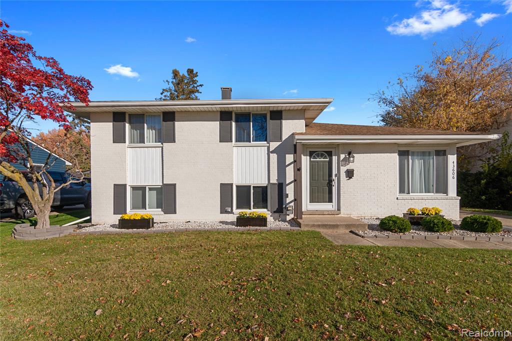 43606 Gainsley Drive, Sterling Heights, MI 48313 — front exterior