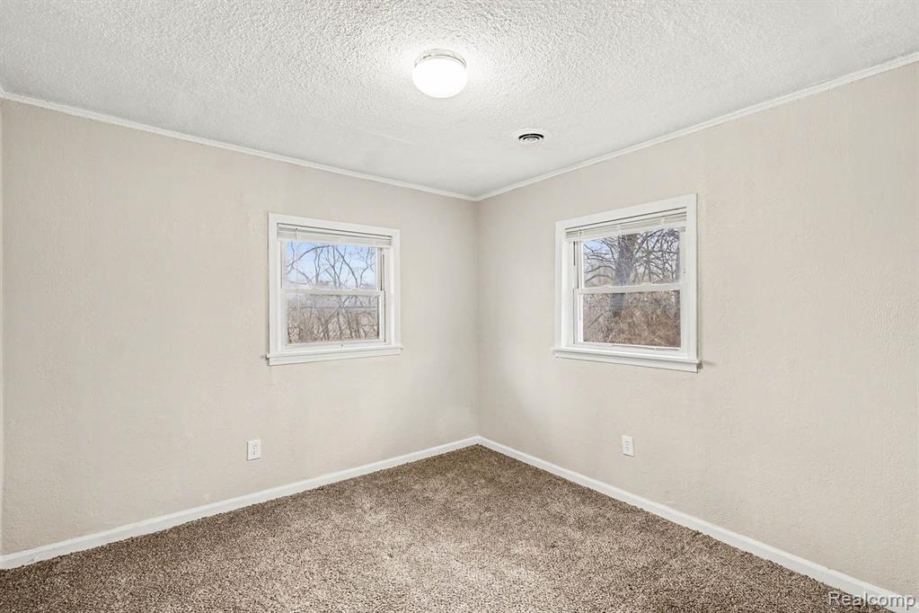 4267 Torrey Road, Flint, MI 48507 — Photo 11