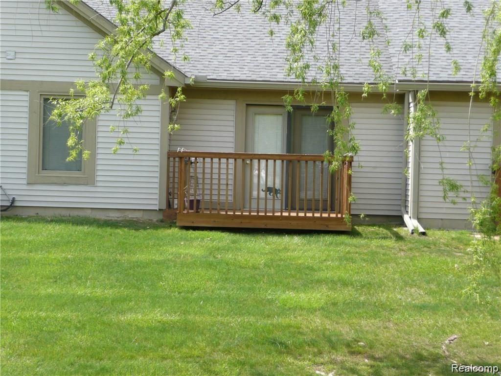 21372 MULBERRY Court, Farmington Hills, MI 48336 — Photo 24