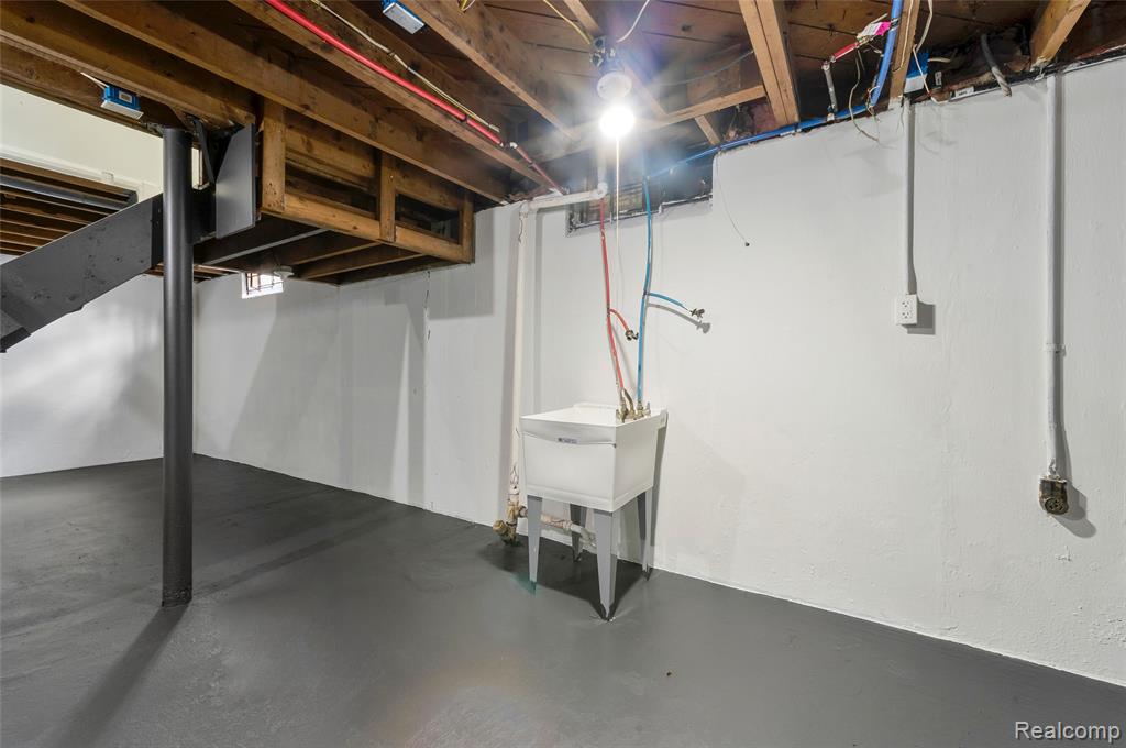 19674 Irvington Street, Highland Park, MI 48203 — Photo 24