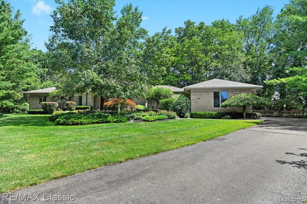 4160 Rolling Pines Court, Commerce Twp, MI 48382 — Photo 4
