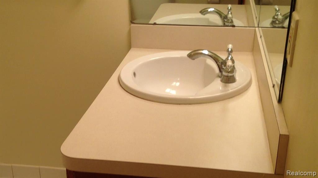 411 FORD Avenue, Wyandotte, MI 48192 — Photo 6