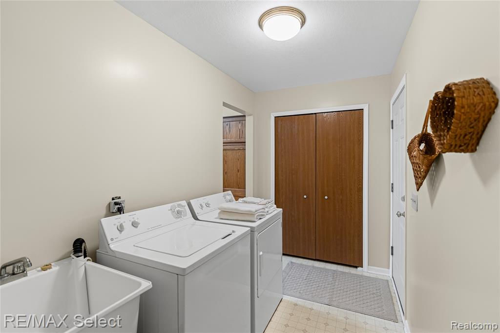 5059 Sandalwood Drive, Grand Blanc, MI 48439 — Photo 14
