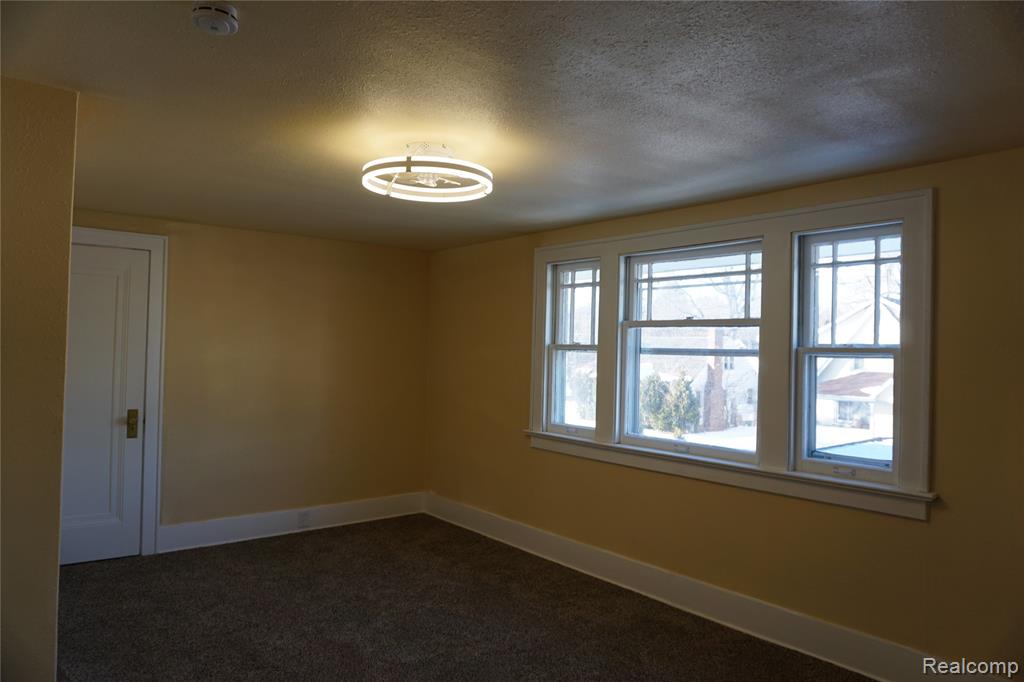 217 W Dewey Street, Flint, MI 48505 — Photo 17