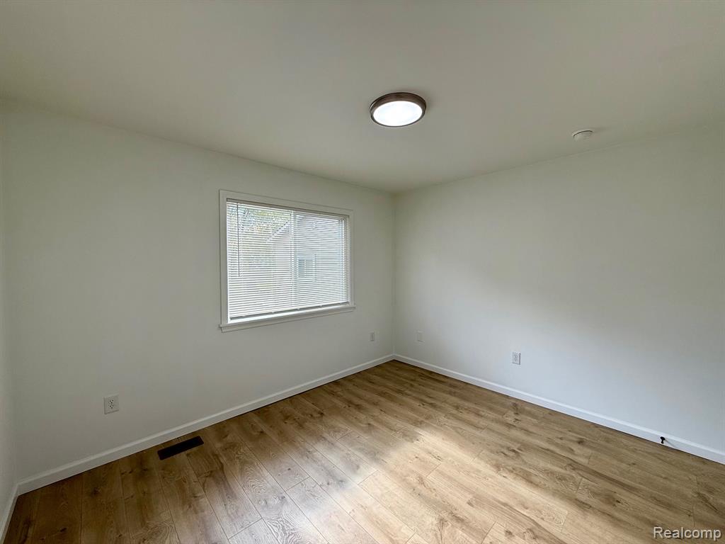 45949 Bontekos Avenue, Belleville, MI 48111 — Photo 33