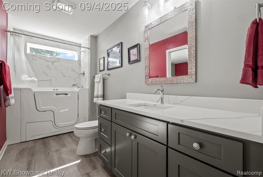 9760 Copper Ridge Drive, Fowlerville, MI 48836 — Photo 20