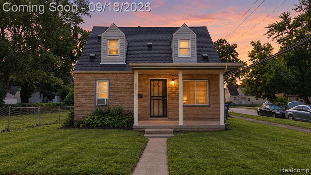 26095 Powers Avenue, Dearborn Heights, MI 48125