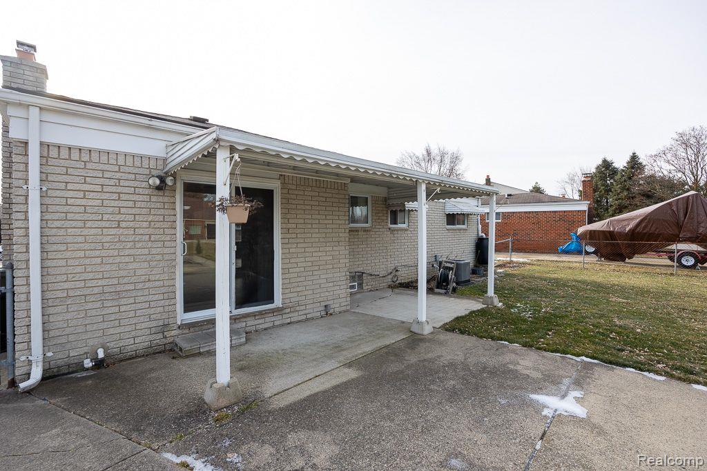 40137 WALTER Drive, Sterling Heights, MI 48310 — Photo 46