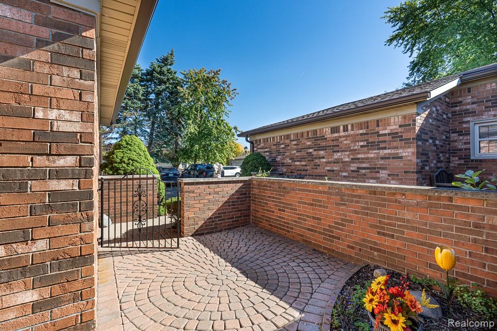 49414 Richmond Court, Shelby Twp, MI 48315 — Photo 4