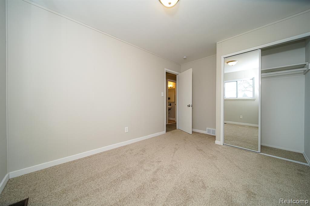 30644 HAYES Road, Roseville, MI 48066 — Photo 40