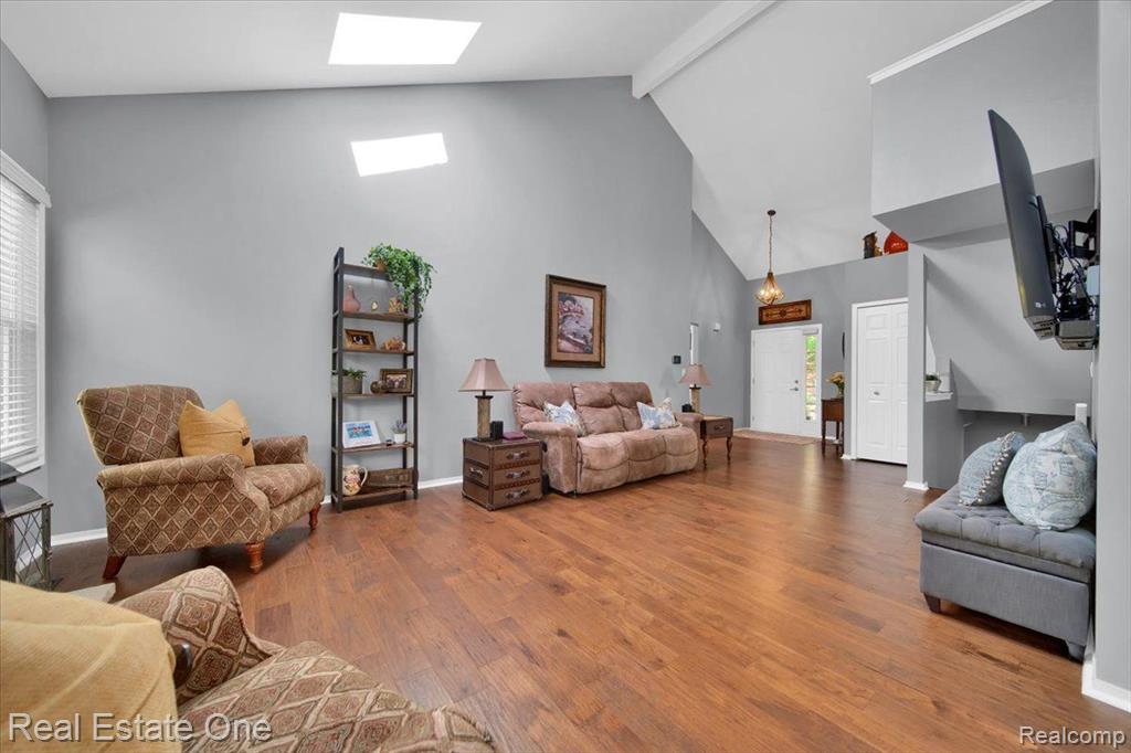 295 WINDING Brook, Commerce Twp, MI 48390 — Photo 8