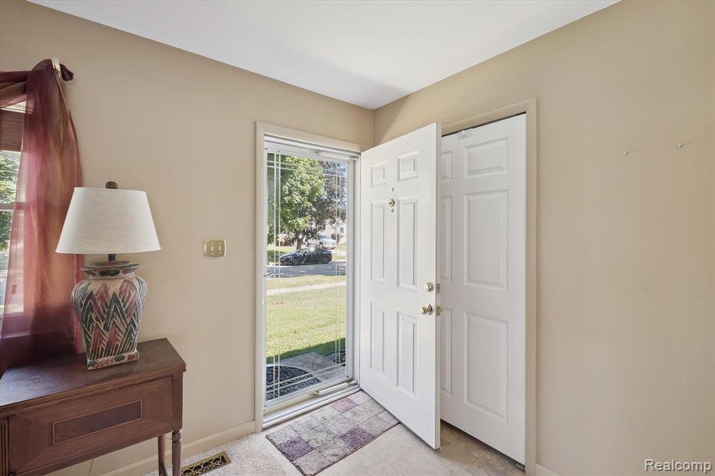 429 Cambridge Avenue, South Lyon, MI 48178 — Photo 5