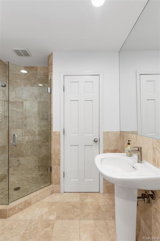 6183 Lantern Lane, Bloomfield Hills, MI 48301 — Photo 31