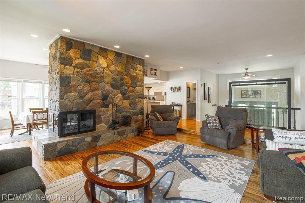 6768 HATCHERY Road, Waterford, MI 48327 — Photo 17