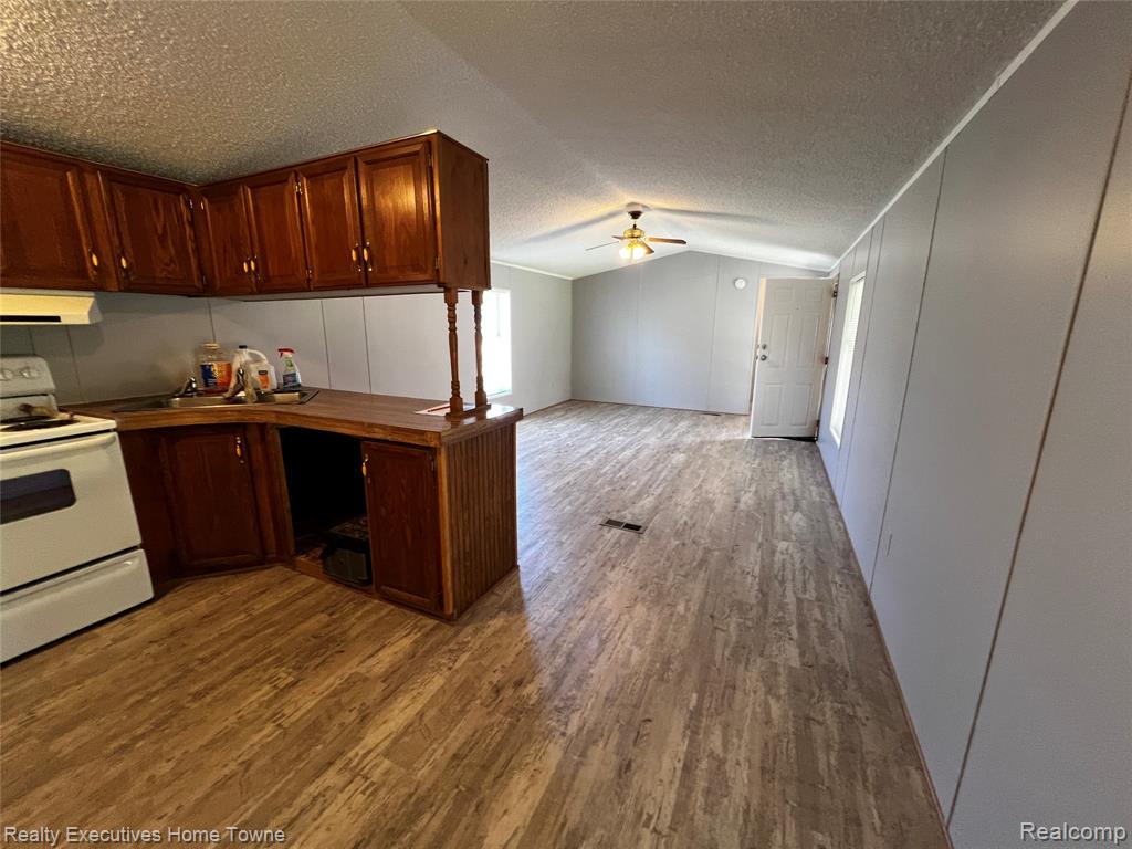 7136 Mapleview Circle W, 65, Brown, MI 48416 — Photo 11